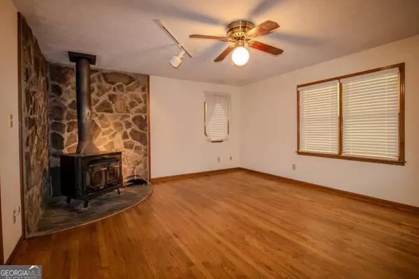 1575 W Sandtown RD SW, Marietta, GA 30064