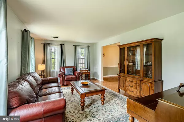 1 GOSHORN DR, Malvern, PA 19355