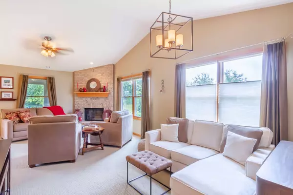 807 Karen DR, Hampshire, IL 60140