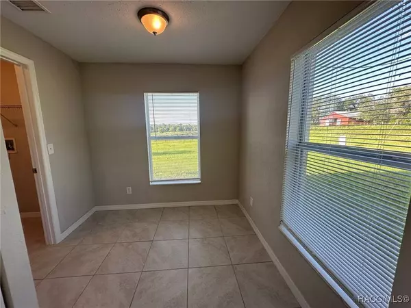 6490 SE 143rd CT, Morriston, FL 32668