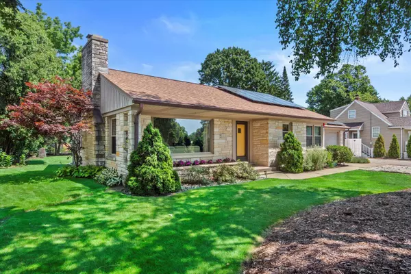 1620 W Good Hope, Glendale, WI 53209