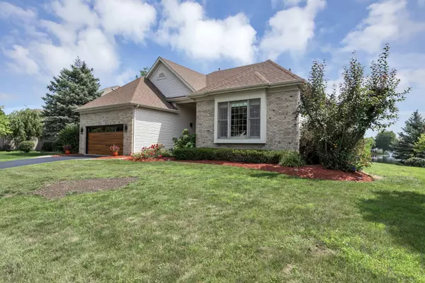 1285 Tunbridge TRL, Algonquin, IL 60102