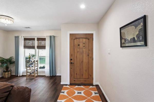 544 Pierce Road, Red Oak, TX 75154