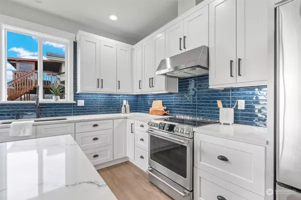 155 NE JK Lewis St, Ocean Shores, WA 98569