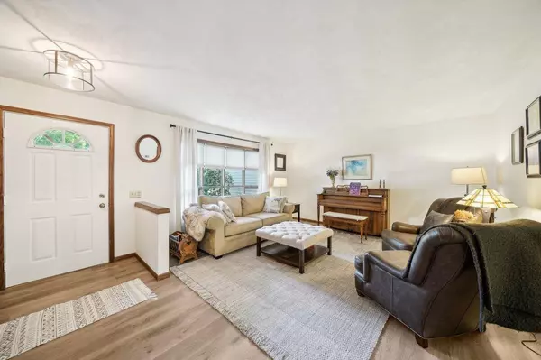 2622 N Norfolk Circle, Fitchburg, WI 53719