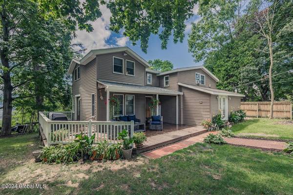 166 Knickerbocker Road, Amsterdam, NY 12010