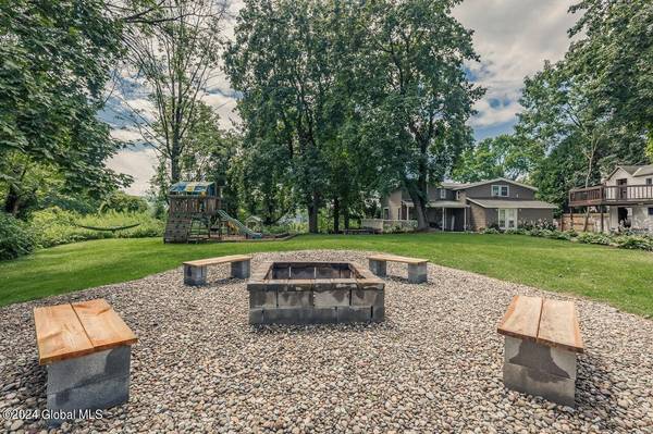 166 Knickerbocker Road, Amsterdam, NY 12010