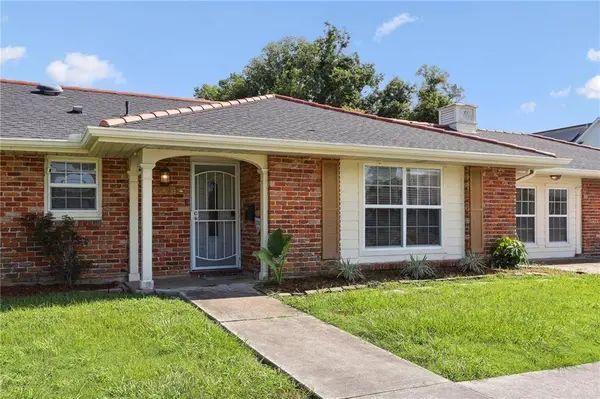 5426 CHAMBERLAIN DR, New Orleans, LA 70122