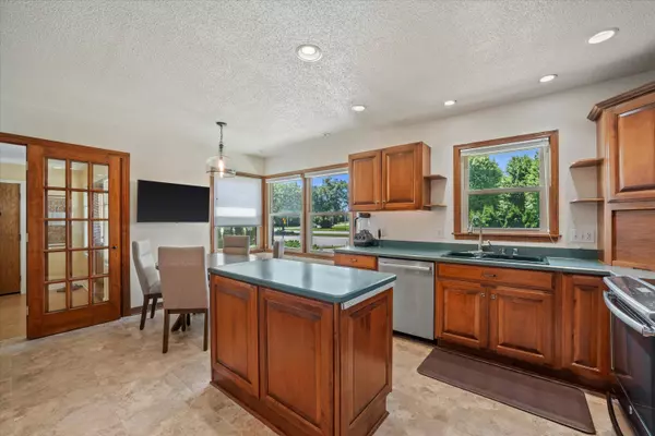 1620 W Good Hope, Glendale, WI 53209