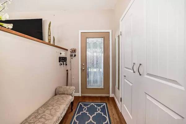 711 Cedarille WAY SW, Calgary, AB T2W 2G9