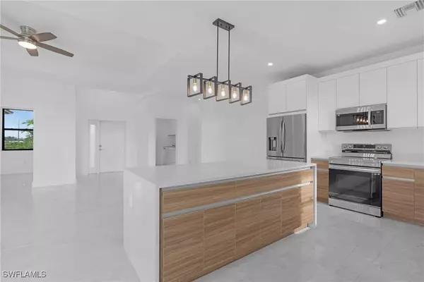 2001 NW 25th AVE, Cape Coral, FL 33993