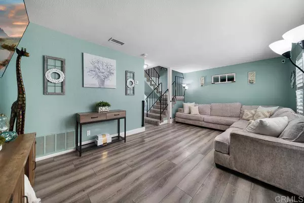 9445 Carlton Oaks Drive #B, Santee, CA 92071