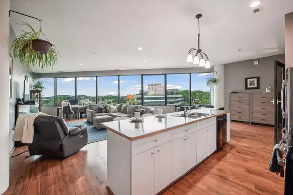 5601 Smetana DR #508, Minnetonka, MN 55343