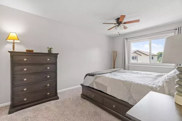 1520 Clemson DR #A, Eagan, MN 55122