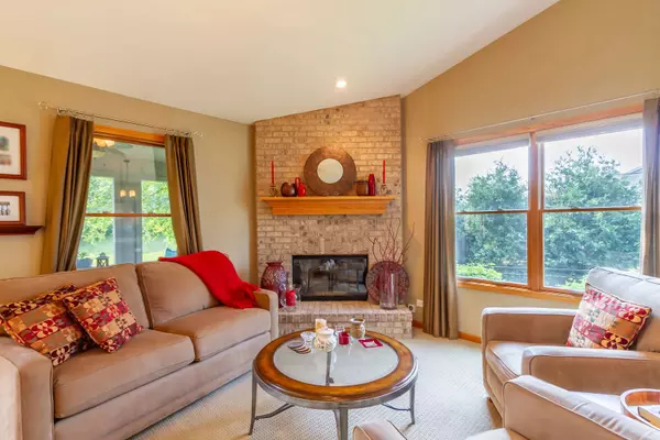 807 Karen DR, Hampshire, IL 60140