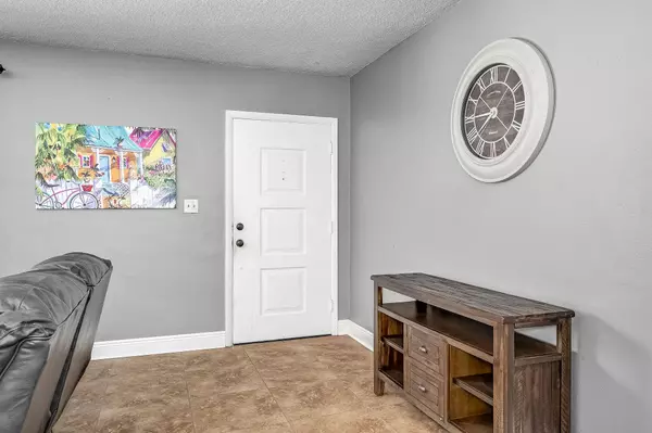 133 W Leon LN, Cocoa Beach, FL 32931