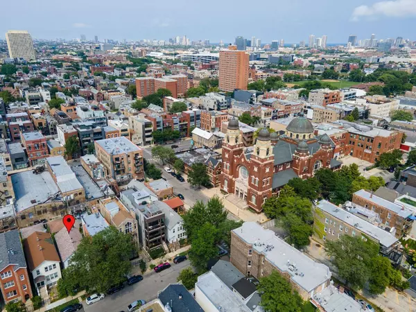 1512 W Superior Street, Chicago, IL 60642