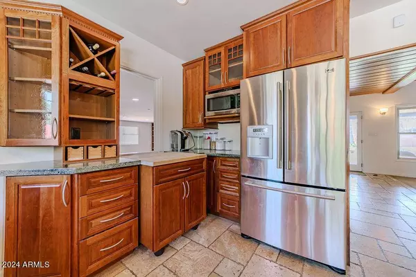 3727 E Camelback Road, Phoenix, AZ 85018