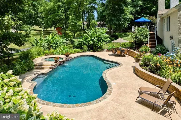 811 PEBBLEWOOD RD, West Chester, PA 19380