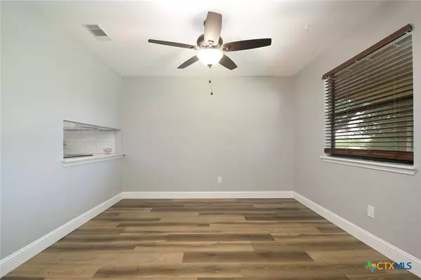 500 Ridge DR, San Marcos, TX 78666