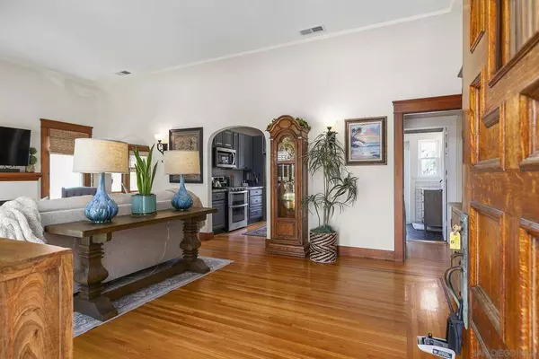 3033 Elliott St, San Diego, CA 92106