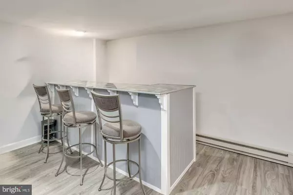 410 KINGS CROFT, Cherry Hill, NJ 08034