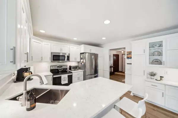 2622 N Norfolk Circle, Fitchburg, WI 53719