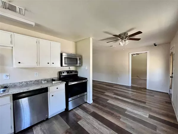 365 W 1st Street, Rhome, TX 76078