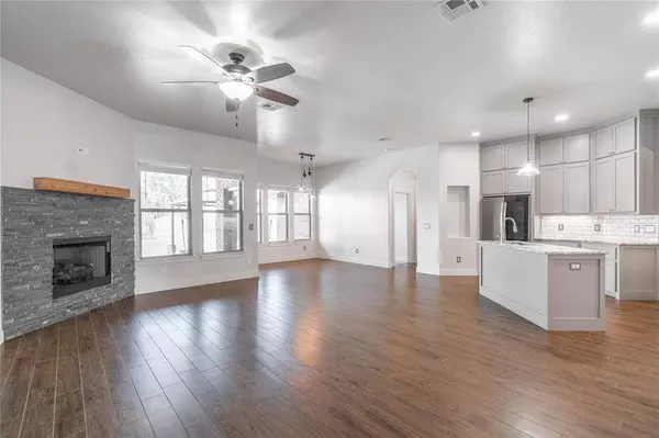 1325 Atalon DR, Moore, OK 73160