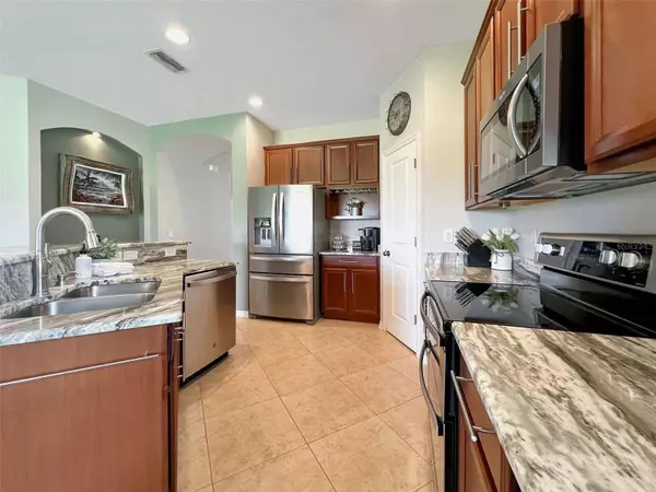 2901 COPPER HEIGHT CT, Valrico, FL 33594