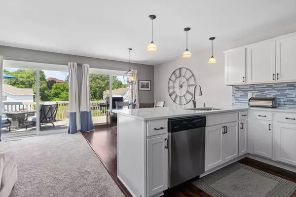 1520 Clemson DR #A, Eagan, MN 55122