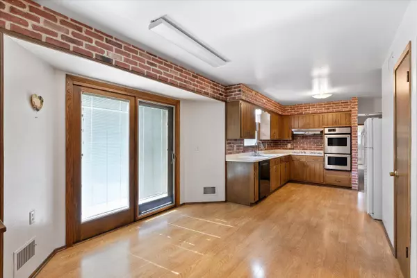 6901 N Milwaukee River, Glendale, WI 53209