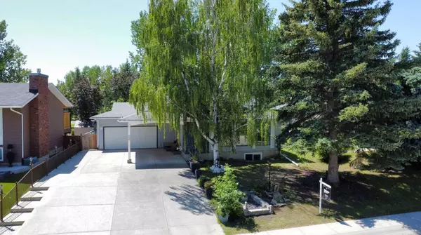 711 Cedarille WAY SW, Calgary, AB T2W 2G9