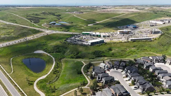 66 Nolanfield MNR NW, Calgary, AB T3R 0J4