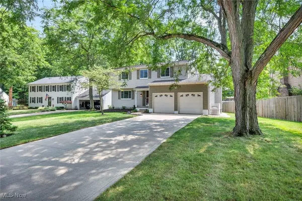 1112 Gentry DR, Medina, OH 44256