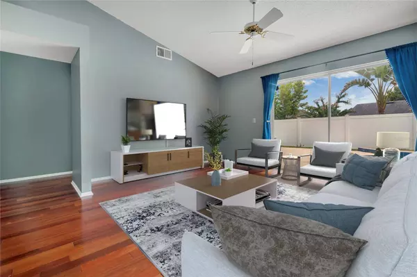 1012 PROVIDENCE LN, Oviedo, FL 32765