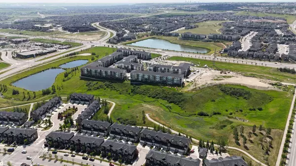 66 Nolanfield MNR NW, Calgary, AB T3R 0J4