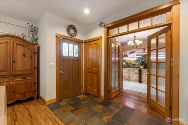 516 Gove ST, Steilacoom, WA 98388