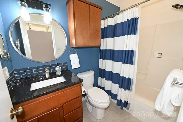 181 Greens RD, Granite Falls, NC 28630