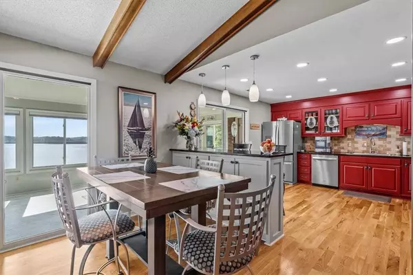 1710 Keowee Lakeshore DR, Seneca, SC 29672