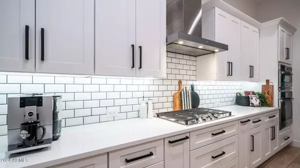 16744 W EDGEMONT Avenue, Goodyear, AZ 85395