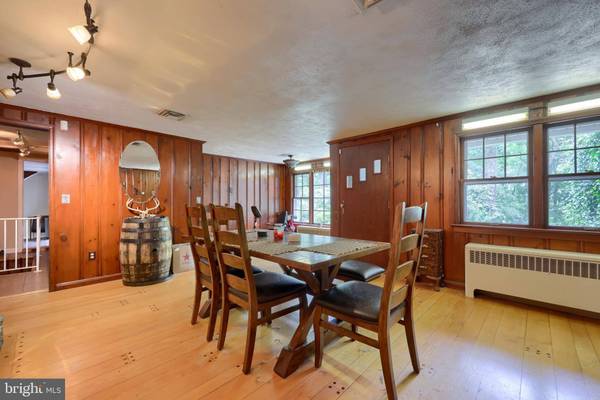 1861 RIDGEWOOD RD, York, PA 17406