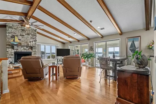 1710 Keowee Lakeshore DR, Seneca, SC 29672