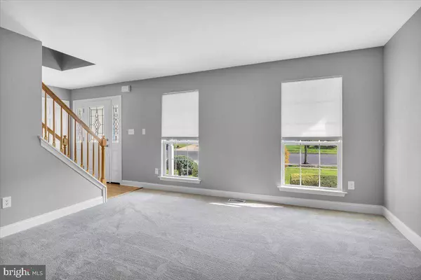 6 REDBUD DR, Sicklerville, NJ 08081