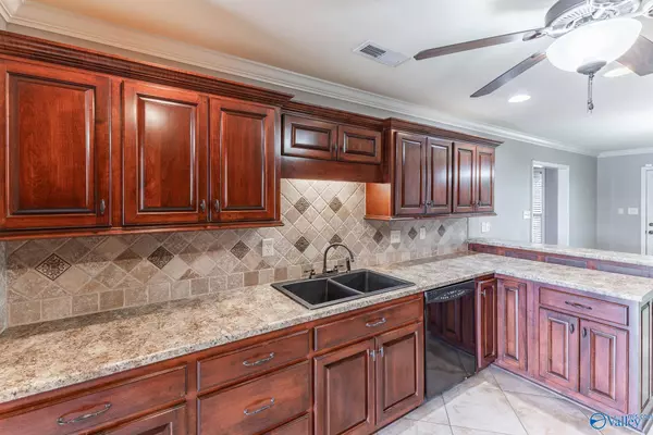 4103 Clydesdale Way SW, Decatur, AL 35603