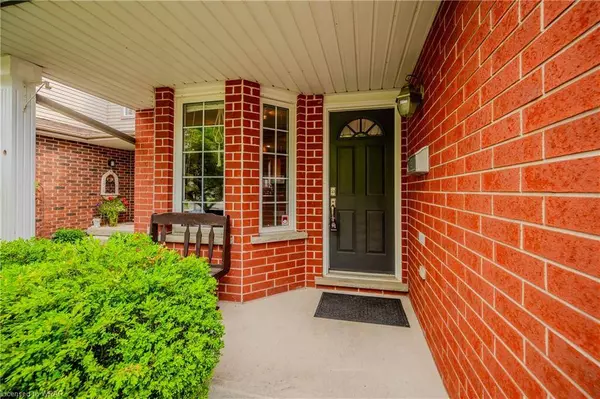 620 Millcroft Place, Waterloo, ON N2T 2M2