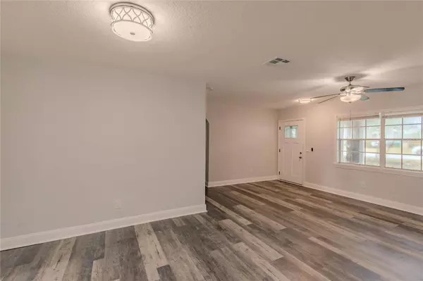 106 E VIRGINIA LN, Clearwater, FL 33759