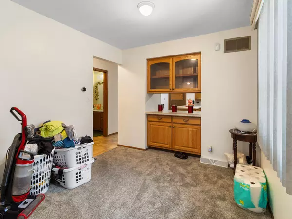 11050 W Maple Ln Unit 11052, Milwaukee, WI 53225