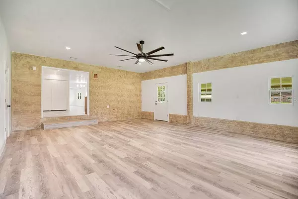 114 LAKE EDGE TRL, Interlachen, FL 32148