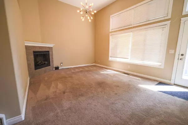 49 Dover Mews SE, Calgary, AB T2B 0P6